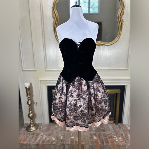 Gunne Sax Dresses & Skirts - Vintage Gunne Sax Velvet Corset Dress Pink Satin Lace Goth Prom Strapless Party
